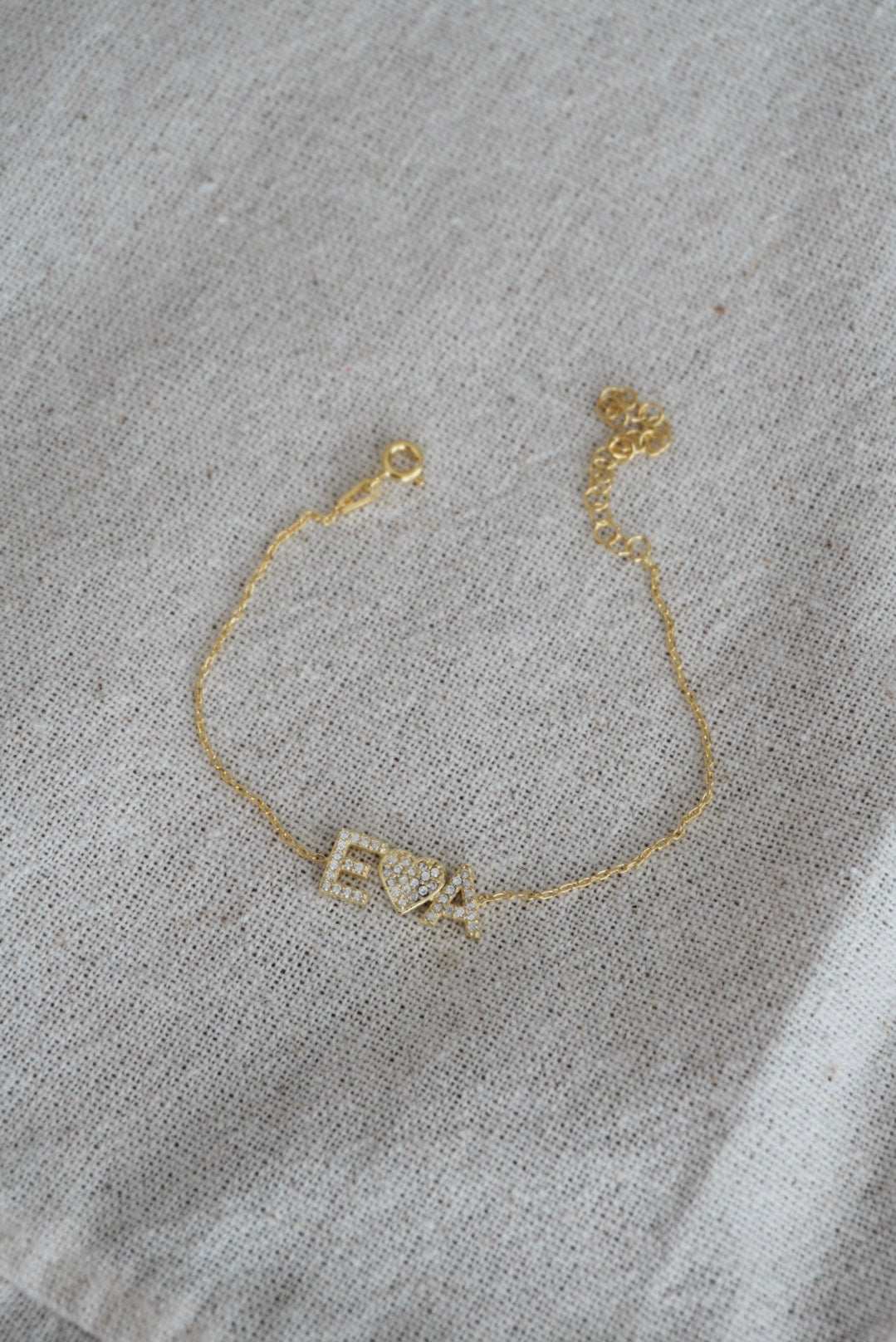 925 | Taşlı Kalpli Harf Bileklik