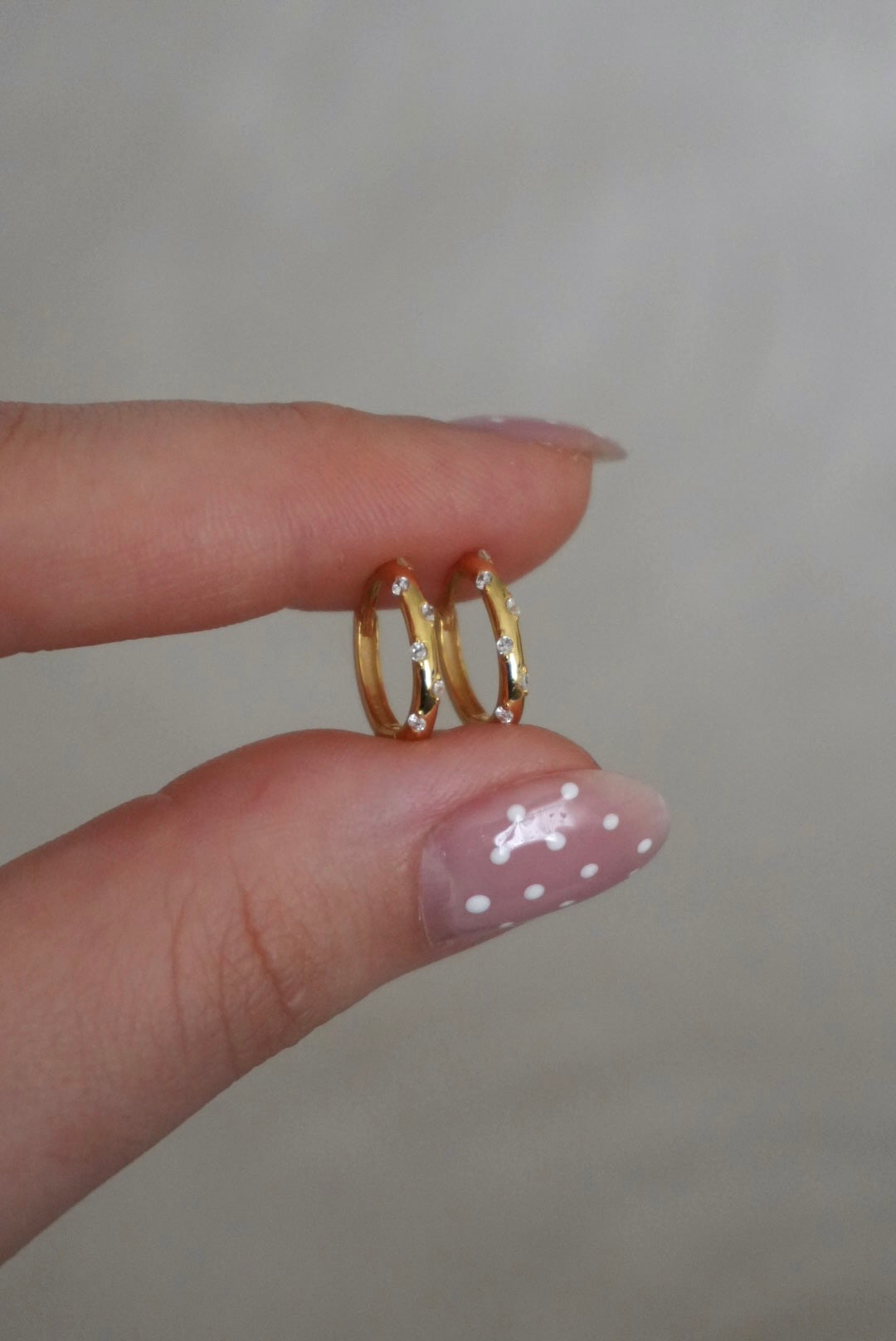 925 | Minimal Taşlı Halka Küpe