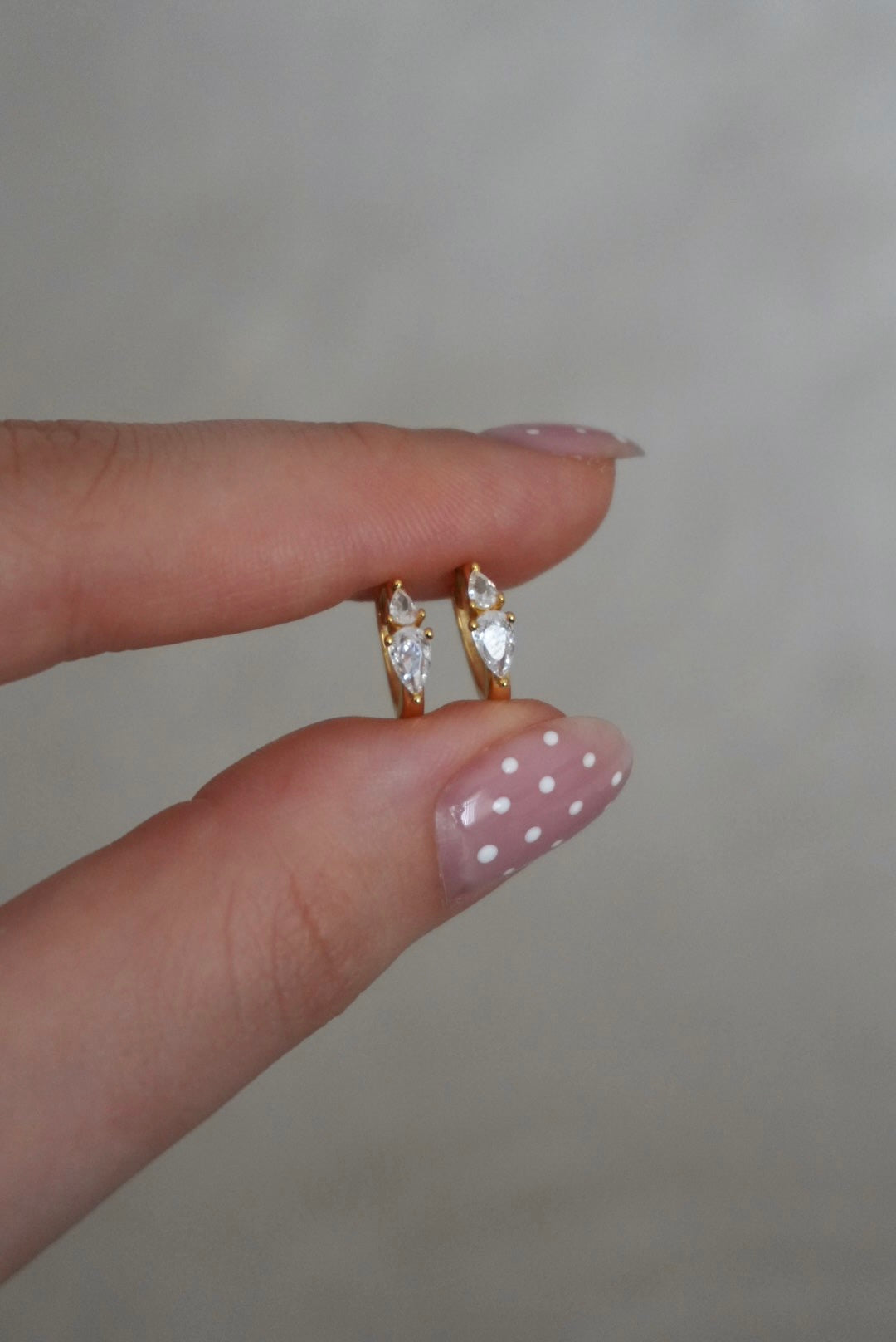 925 | Üçgen Taşlı Halka Küpe