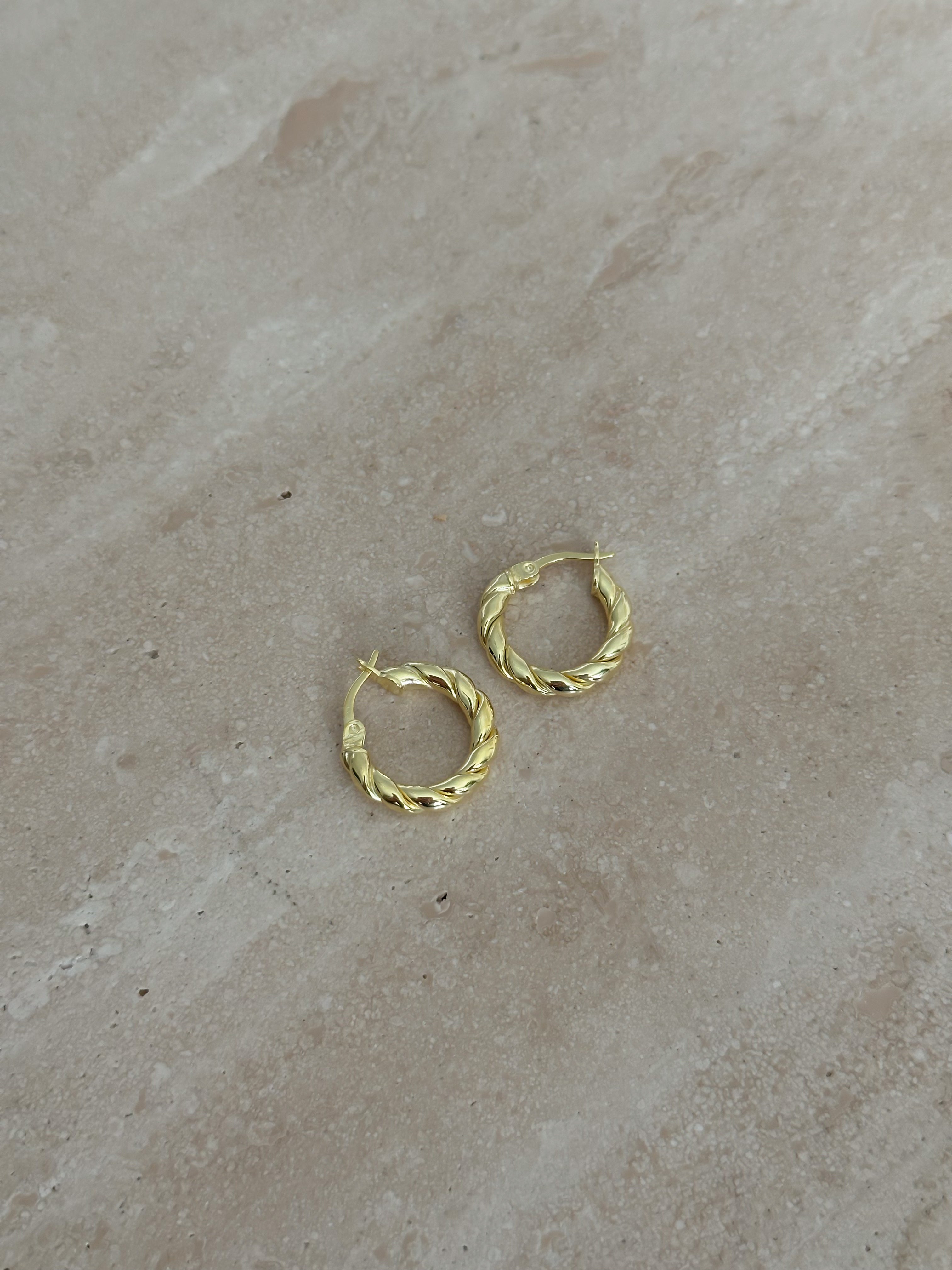 925 | Klasik Burgu Halka Küpe