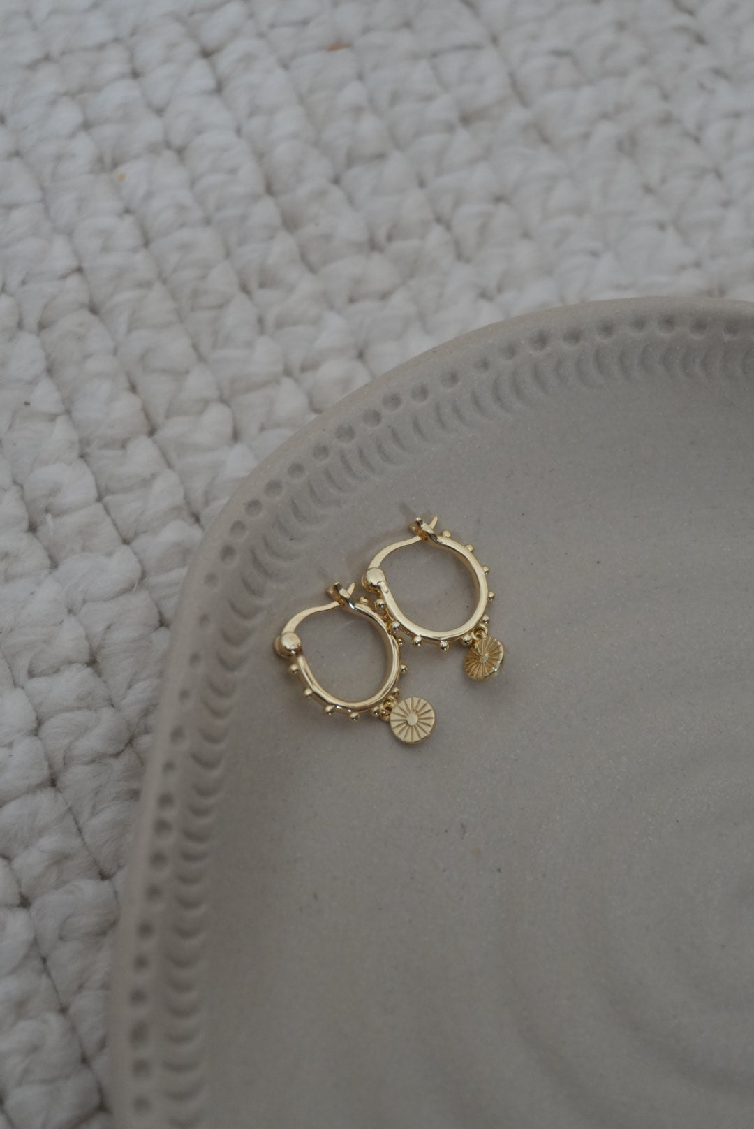 925 | Güneş Madalyon Küpe