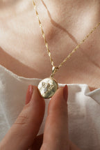 925 | Kapaklı Arı Madalyon Kolye