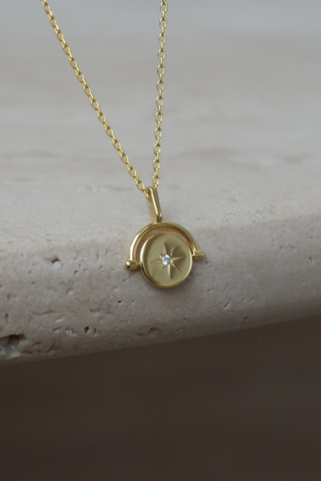 925 | Çift Taraflı Kuzey Yıldızlı Harf Kolye