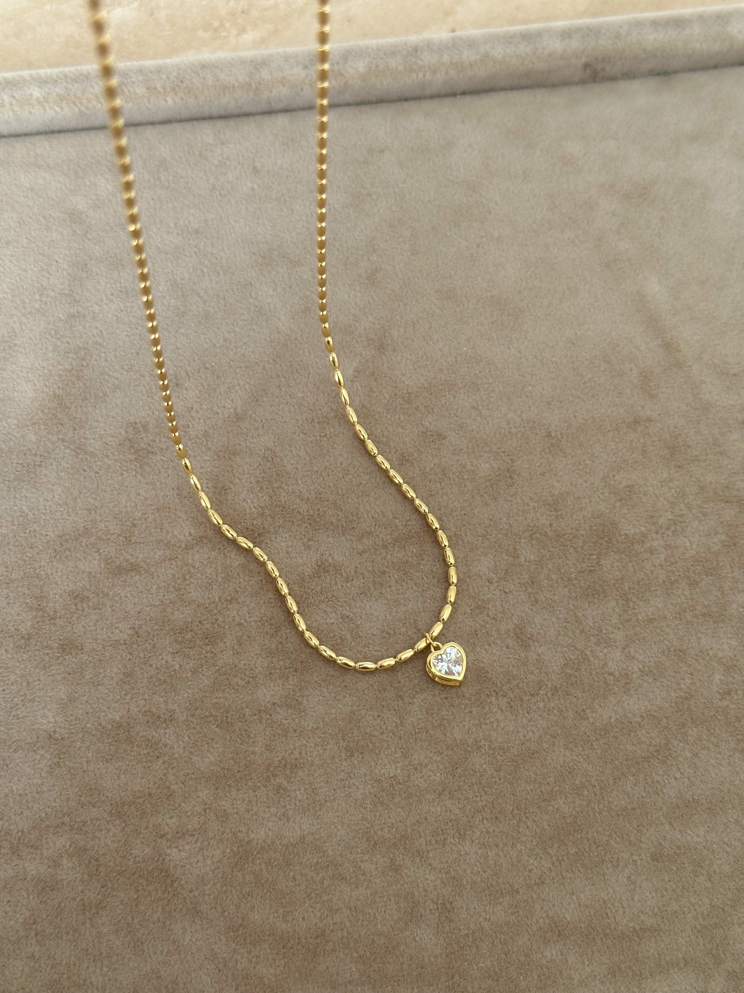 925 | Badem Zincirde Mini Kalp Kolye