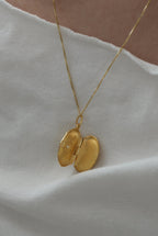 925 | Taşlı Kuzey Yıldızlı Oval Kapaklı Kolye