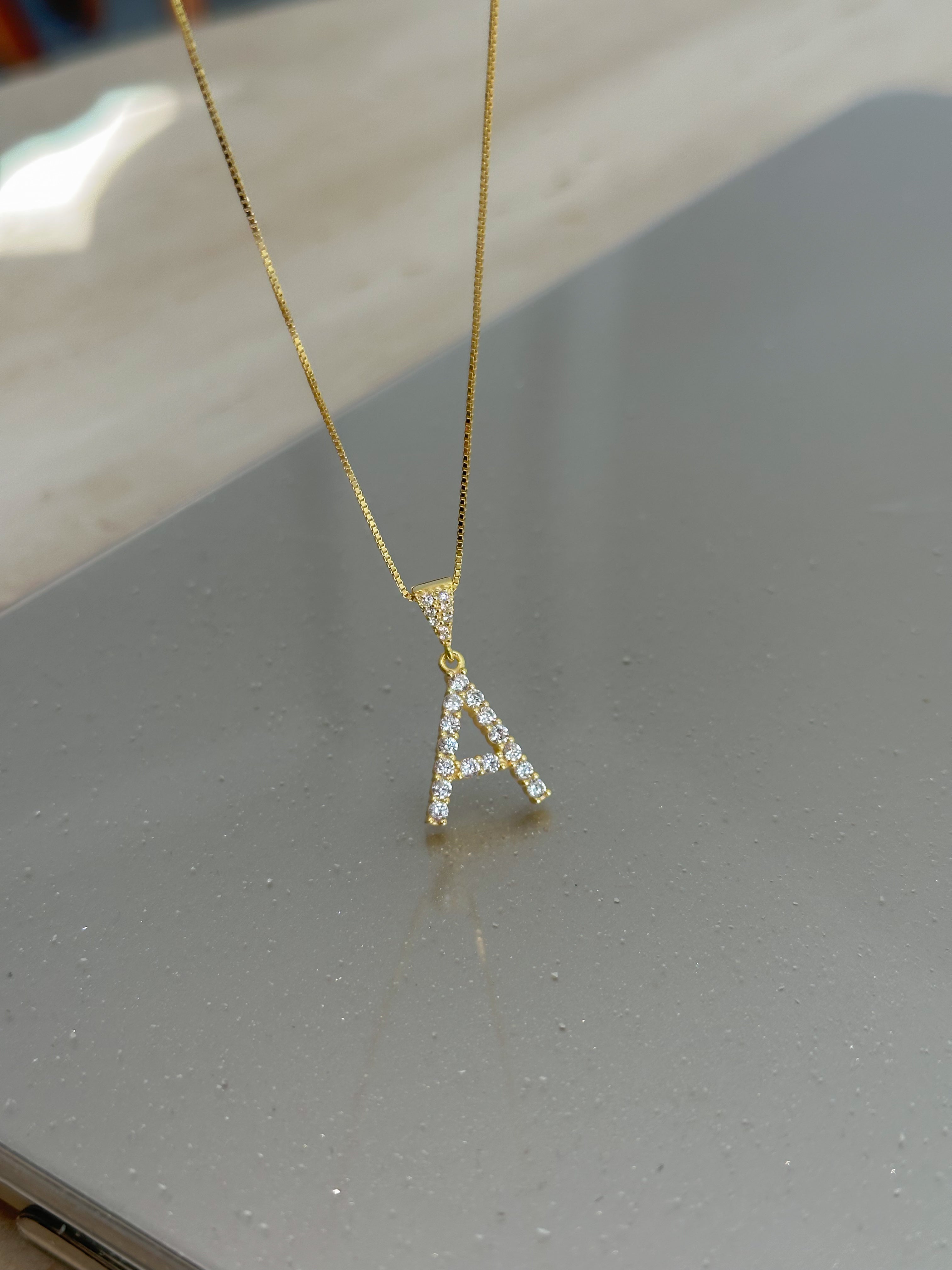 925 | Taşlı Büyük Harf Kolye