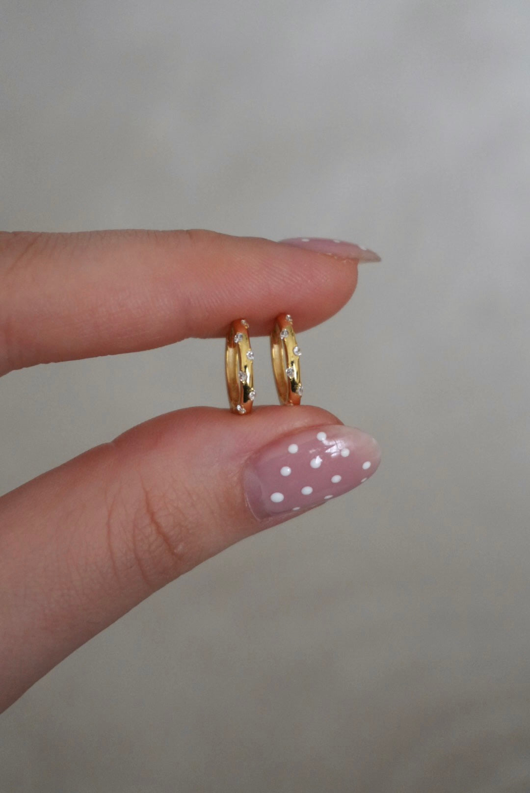 925 | Minimal Taşlı Halka Küpe