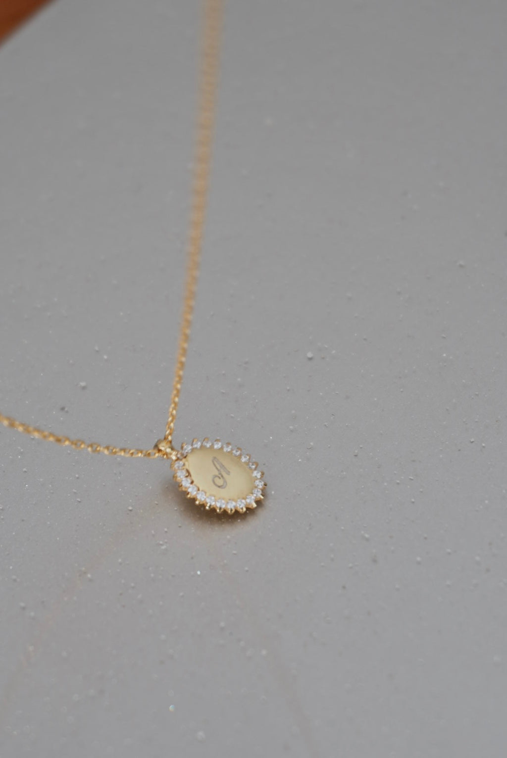 925 | Mini Taşlı Plakada Harf Kolye