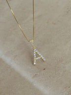 925 | Taşlı Büyük Harf Kolye