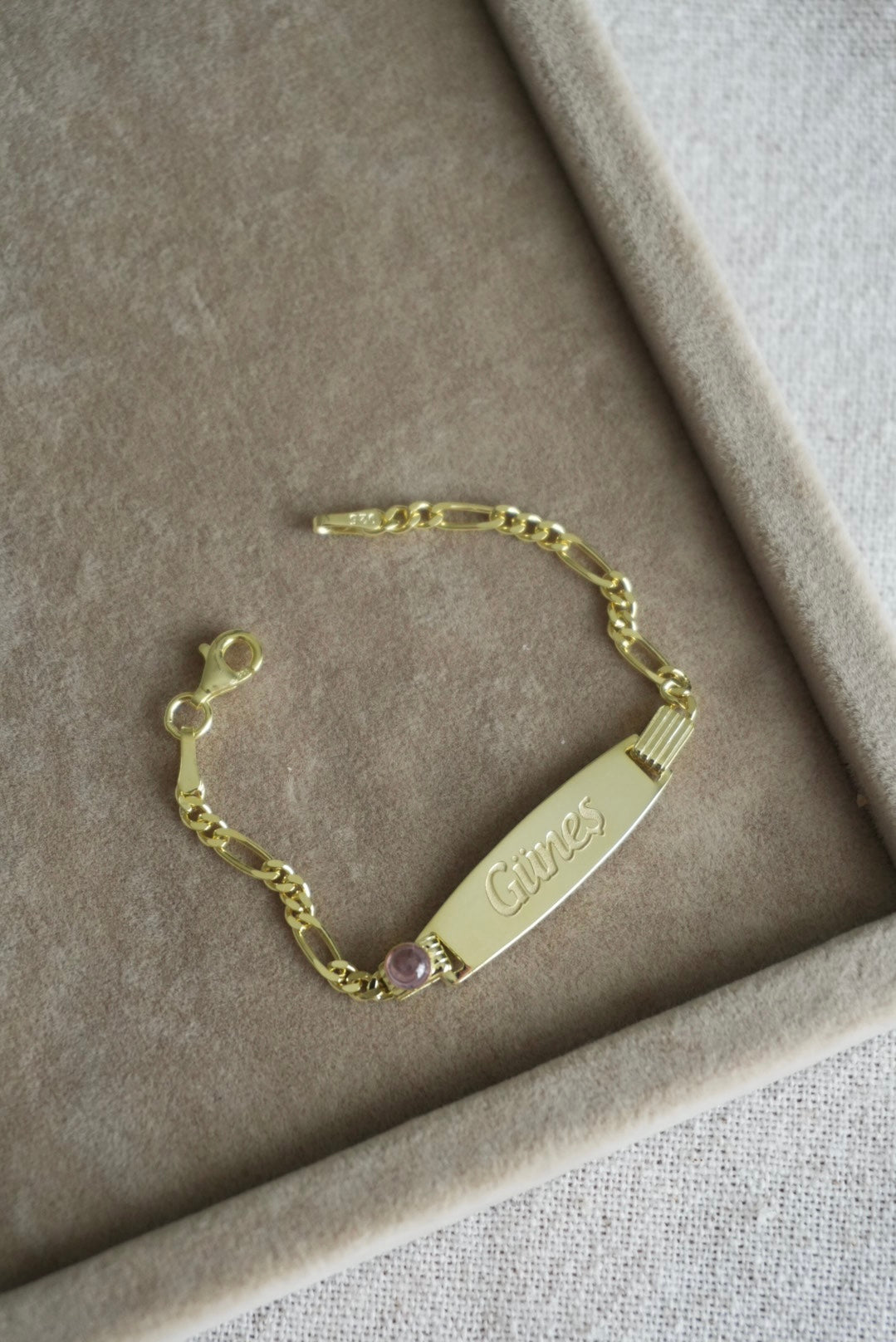 925 | Lila Taşlı Bebek / Çocuk Künyesi