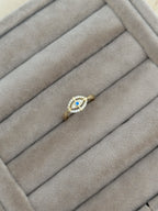 925 | Taş Çerçeveli Göz Yüzük