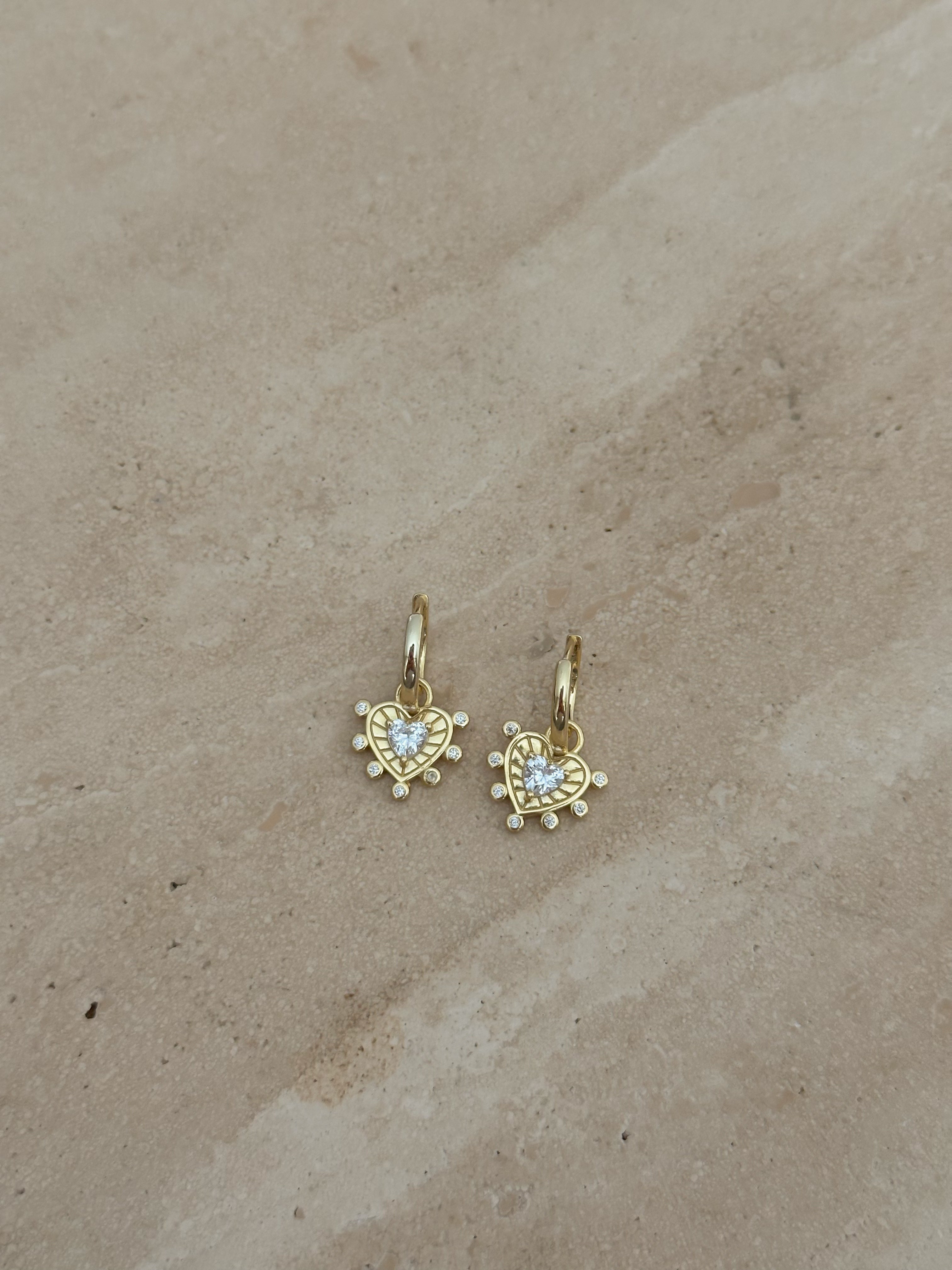 925 | Taşlı Kalp Küpe